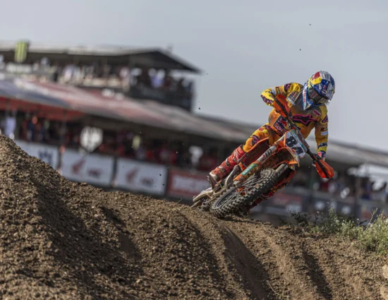 MXGP | GP Gran Bretagna 2025: Herlings batte Febvre nella gara di qualifica, Coenen quinto