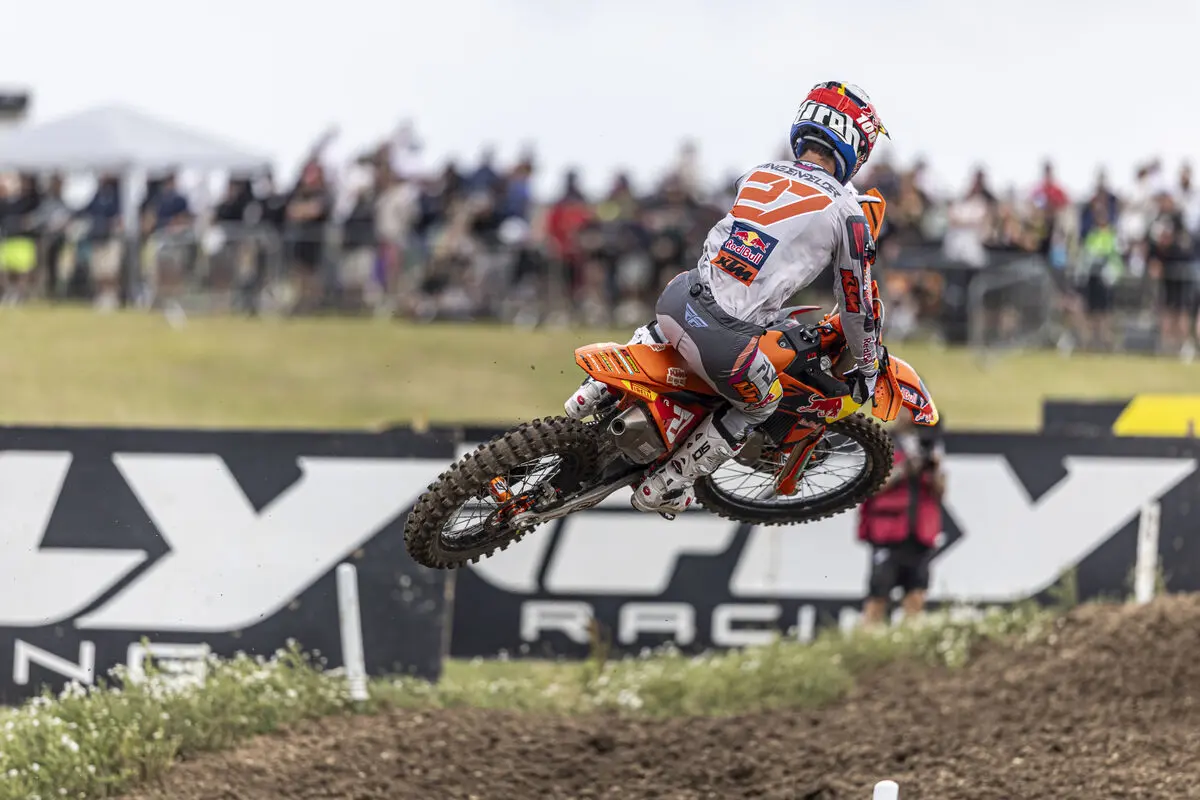 MX2 | GP Gran Bretagna 2025: Längenfelder senza avversari, schiacciante doppietta a Matterley Basin