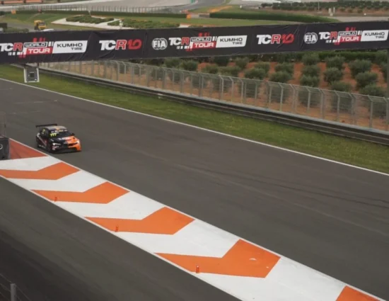 TCR Spain | Valencia 2025, Gara 1: Mike Halder vince ancora e si riprende la vetta della classifica