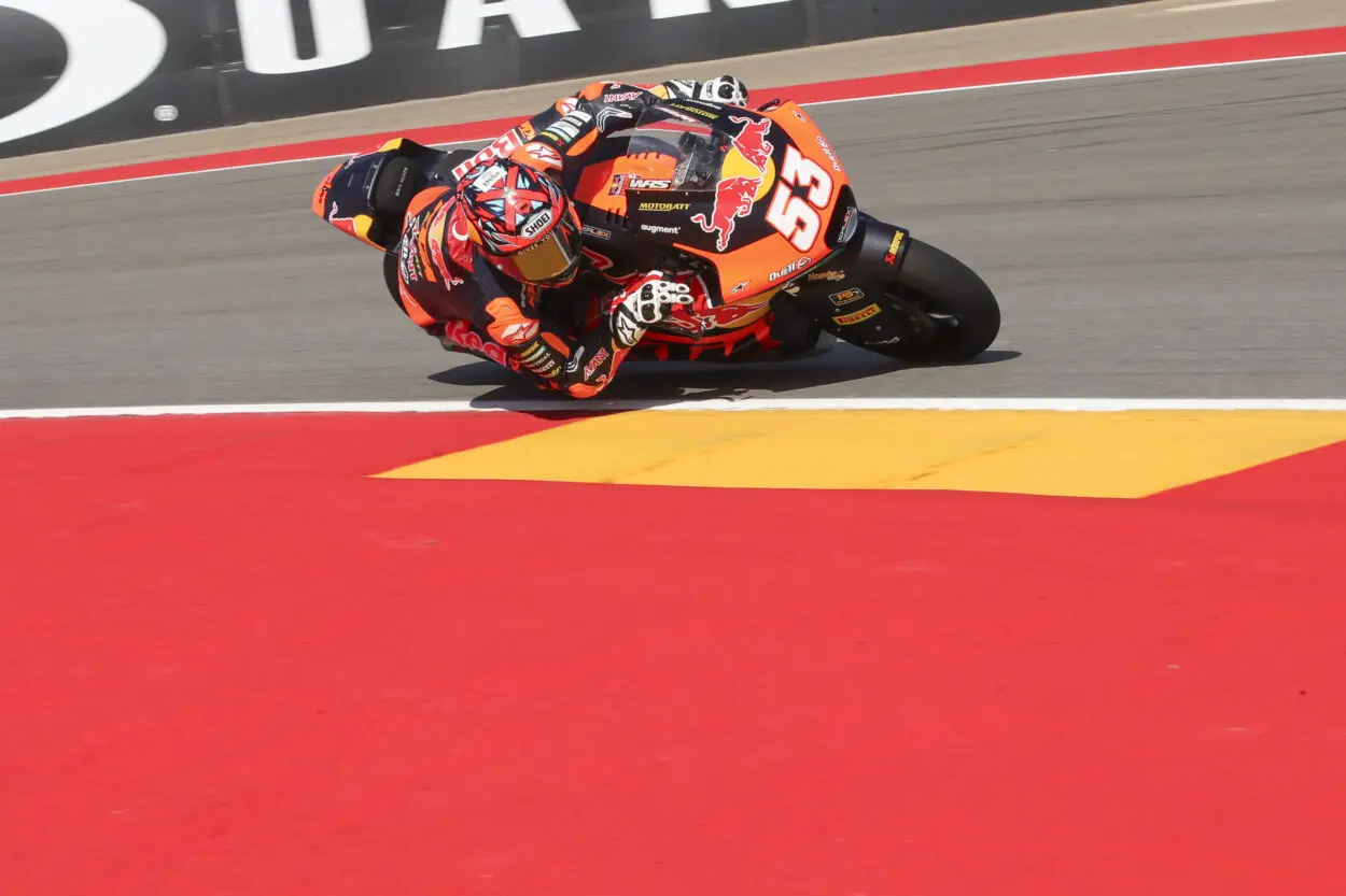 Moto2 | GP Aragona 2025: Deniz Oncu conquista in volata il suo primo successo nella classe intermedia
