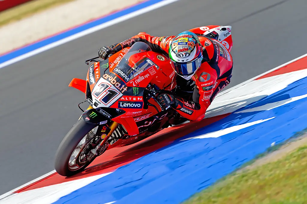 SBK | Round Emilia-Romagna 2025, FP2: Nicolò Bulega e Razgatlioglu staccano gli avversari di quasi un secondo