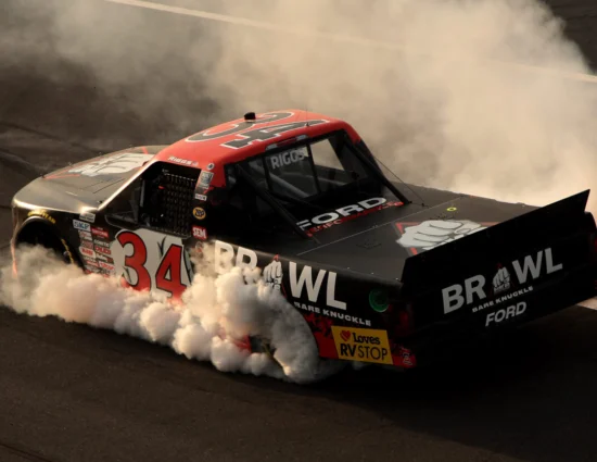 NASCAR | Truck Series, Pocono 2025: un Riggs fortunato conquista l’accesso ai playoff