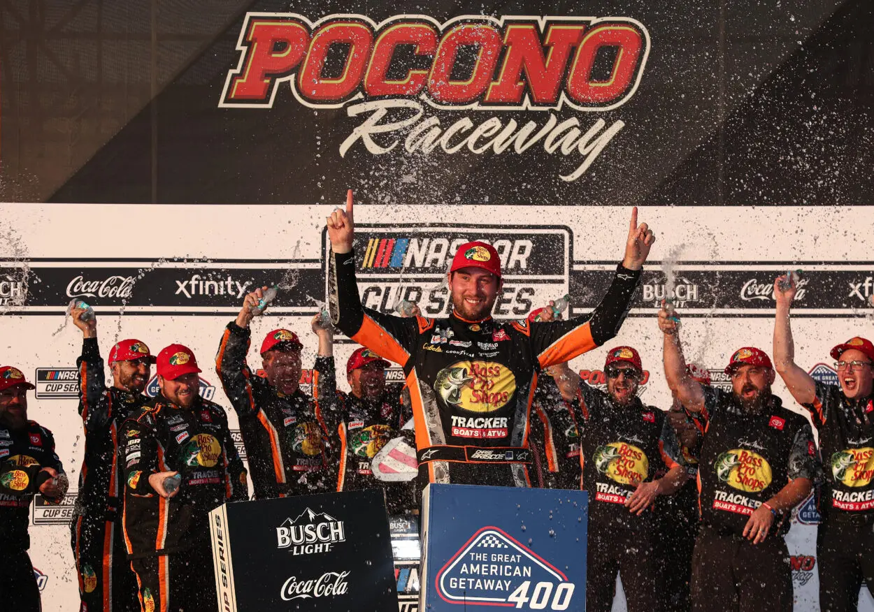 NASCAR | Cup Series, Pocono 2025: Briscoe vince la prima gara stagionale all’ultima goccia di benzina