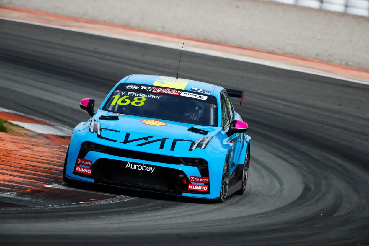TCR World Tour | Valencia 2025, Gara 1: È ancora dominio Lynk & Co. Ehrlacher beffa Urrutia al via e vince la sua prima corsa dell’anno