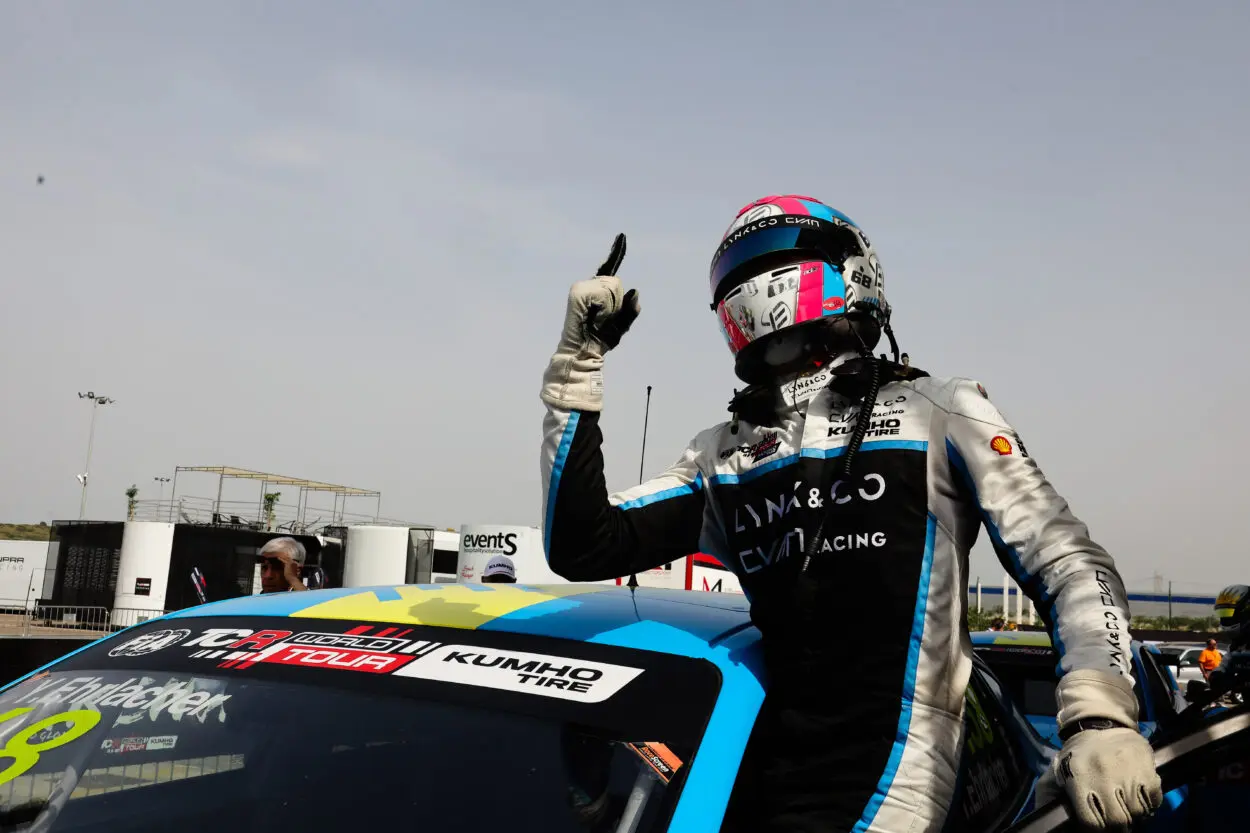 TCR World Tour | Valencia 2025, Gara 3: Ehrlacher-Urrutia, è di nuovo 1-2 Lynk & Co