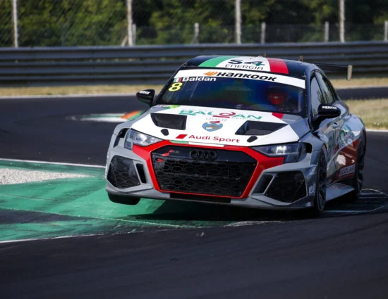 TCR Italy | Monza 2025, Gara 2: Aikoa da sogno. Baldan-Cardone firmano 1-2, Barberi 2° e poi penalizzato. Taylor out dopo un giro