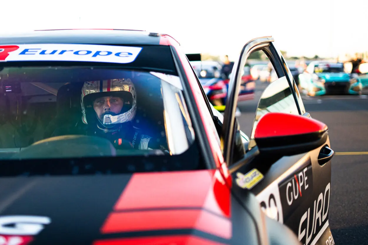 TCR Europe | Misano 2025, Gara 2: Teddy Clairet resiste a Gené e vince la seconda corsa dell’anno. Butti in terza posizione