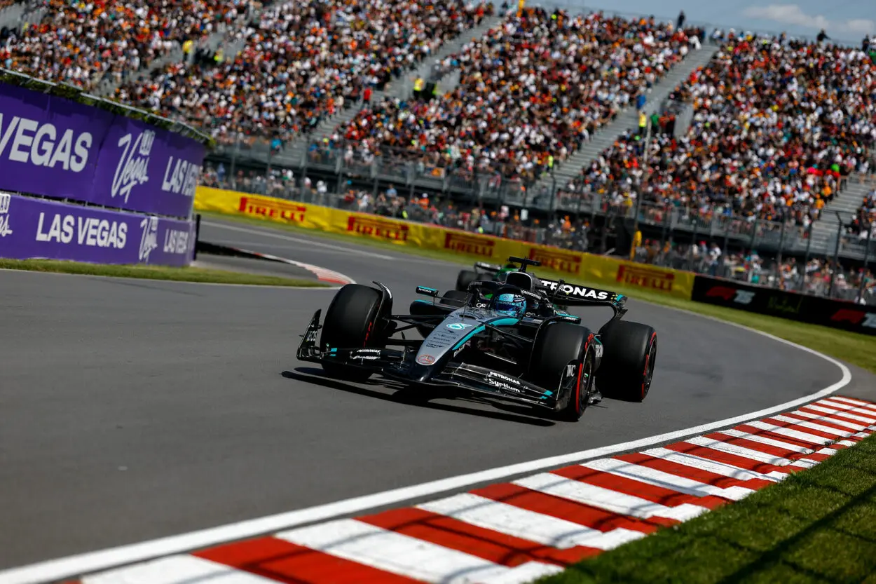 F1 | GP Canada 2025, qualifiche: Russell beffa tutti per la Pole, Verstappen 2° su Piastri. Hamilton 5°, Leclerc 8° con errore. Dilemma gomme