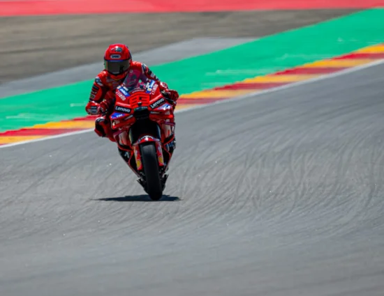 MotoGP | GP Aragona 2025, Gara: Marc Márquez fa sua l’ottava vittoria al MotorLand. Torna sul podio Bagnaia
