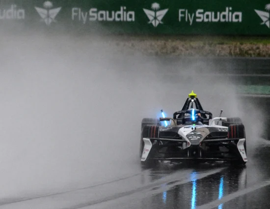 Formula E | Shanghai ePrix #2 2025: Nick Cassidy al comando sotto il diluvio torrenziale nelle FP3