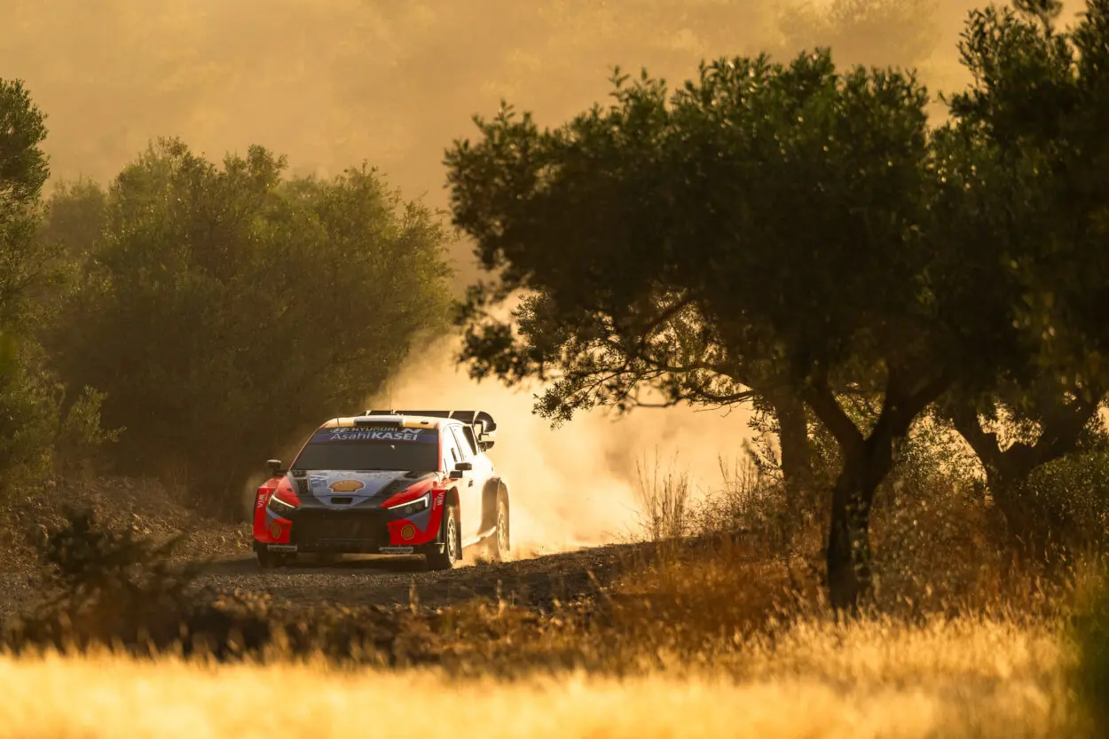 WRC | Rally dell’Acropoli 2025, PS11-13: 43 secondi di margine per Tänak all’ultima tappa, fuori Rovanperä