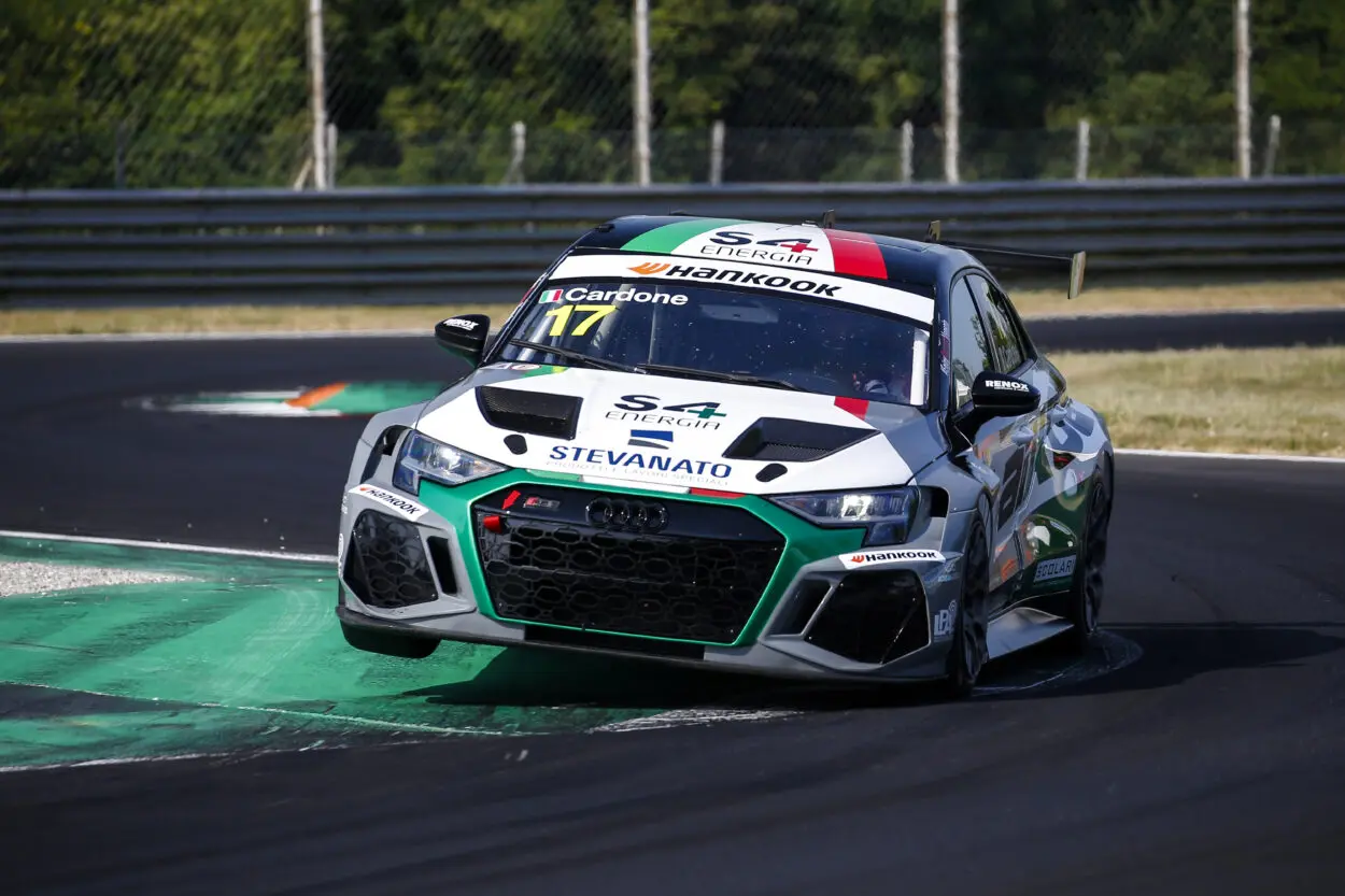 TCR Italy | Monza 2025, Cardone: “L’emozione della prima fila mi ha fatto sbagliare la partenza. Grande podio in una gara di gestione gomme”