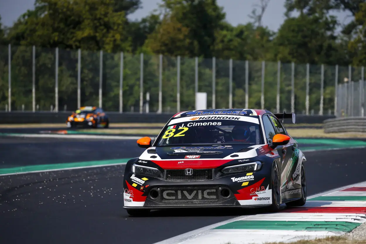 TCR Italy | Monza 2025, Cimenes: “Ho finalmente fatto un passo in avanti. Ora sono molto più fiducioso e sappiamo di poter lottare con i più forti”