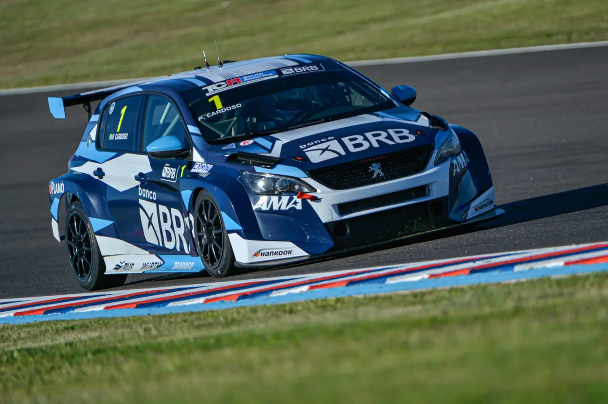 TCR South America | Termas de Río Hondo 2025, Gara 1: Pedro Cardoso resiste a Nelson Piquet Jr per tornare al successo