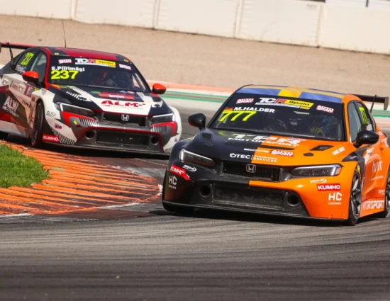 TCR Spain | Valencia 2025, Mike Halder: “Weekend perfetto, il team ha fatto un ottimo lavoro. In Gara 2 ho dovuto dare il massimo, Piirimägi ha spinto tanto”