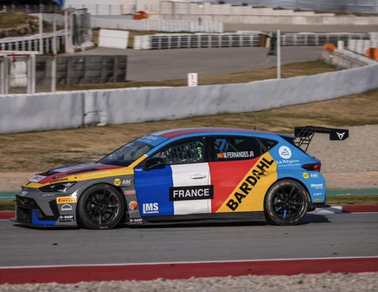 TCR World Tour | Terza Cupra di SP Compétition a Vila Real affidata a Manuel Fernandes Jr