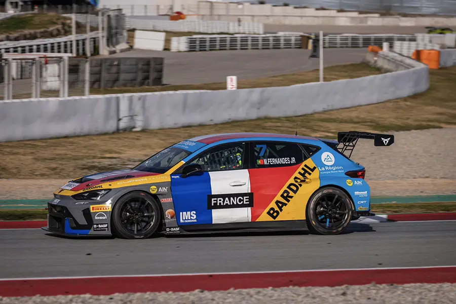 TCR World Tour | Terza Cupra di SP Compétition a Vila Real affidata a Manuel Fernandes Jr