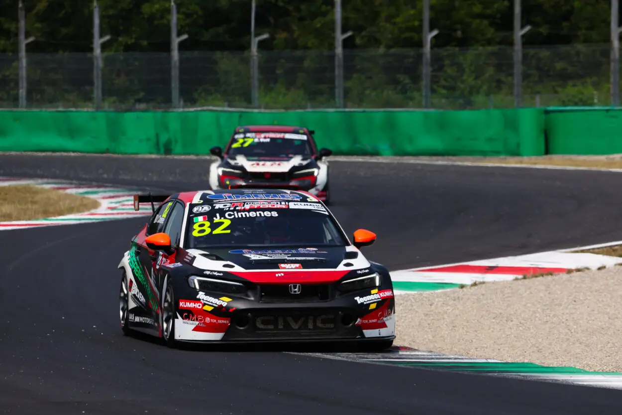 TCR World Tour | Monza 2025, Cimenes: “Obiettivo Q2 centrato, peccato mancare per poco la pole di Gara 2. Bravi a fare una super rimonta e a gestire le gomme in Gara 1”