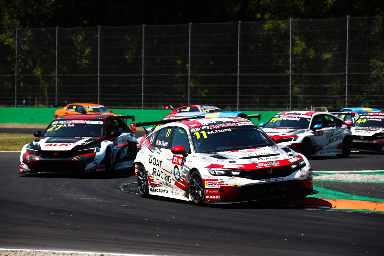 TCR World Tour | Monza 2025, Butti: “Macchina con buon passo, peccato per i problemi. Avevo aspettative migliori per la gara di casa”