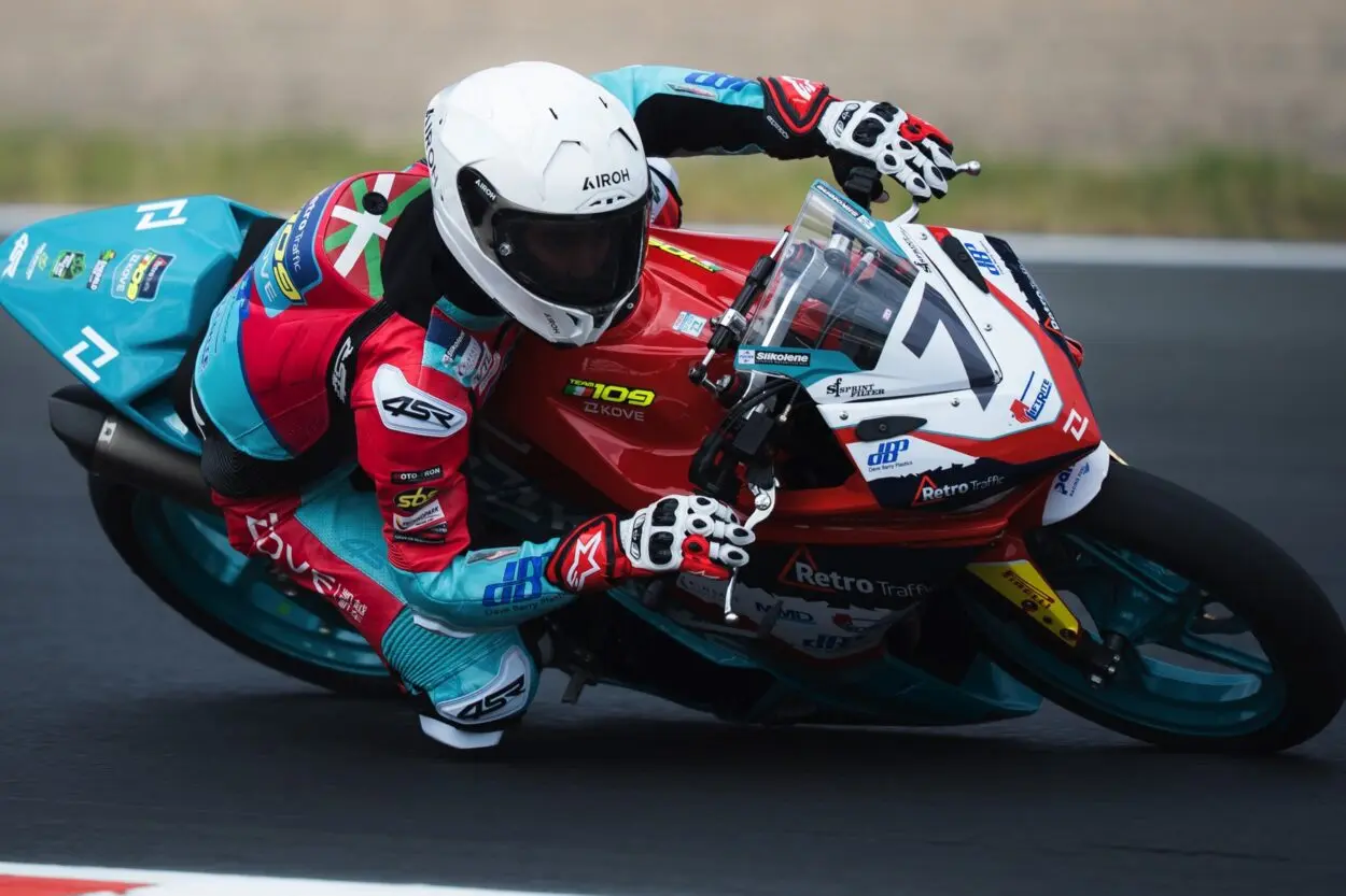 SSP300 | Round Emilia-Romagna 2025: Benat Fernandez conquista la vittoria di Gara 2 al fotofinish e la testa del campionato
