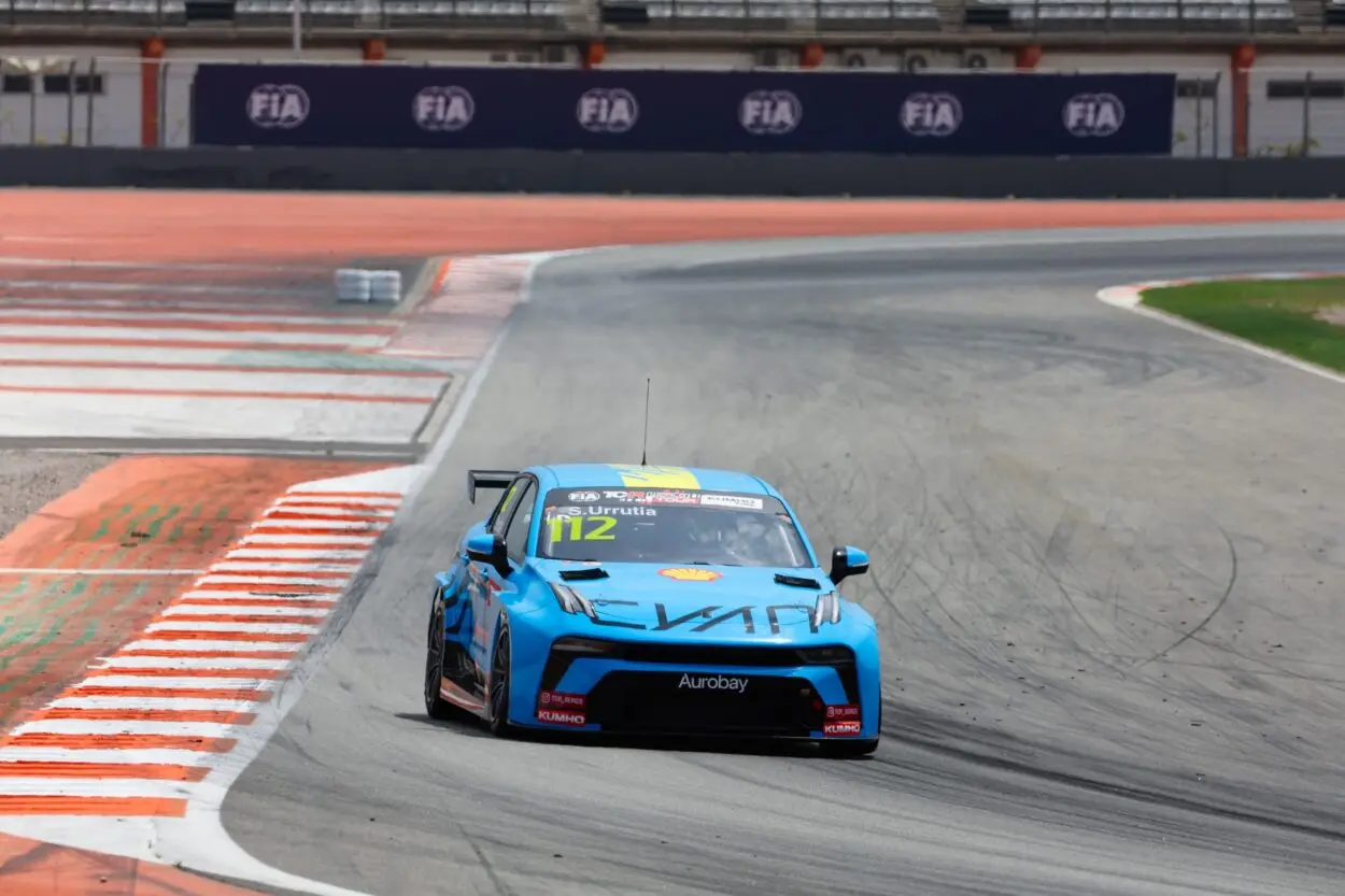 TCR World Tour | Valencia 2025, Qualifiche: Dominio Lynk & Co, 1-2-3 firmato Urrutia-Ehrlacher-Ma. Björk e Guerrieri fuori nel Q1