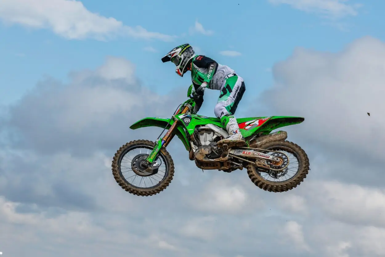 MXGP | GP Gran Bretagna 2025: Romain Febvre si riscatta e ritrova la via del successo