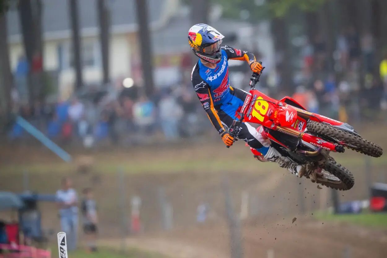 National | Jett Lawrence espugna anche la sabbia di Southwick, vittoria numero 60