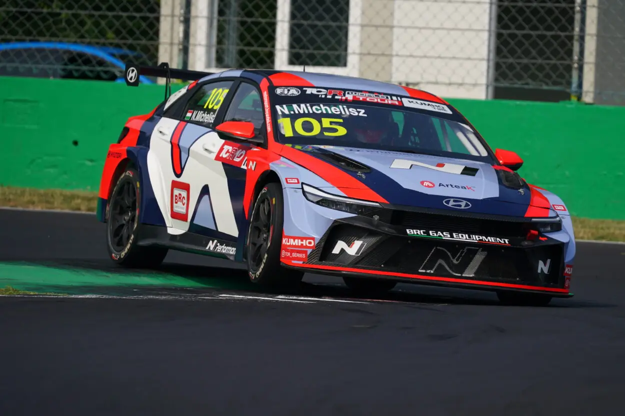 TCR World Tour | Monza 2025: primo centro stagionale per Michelisz in gara-1, gomme ancora protagoniste