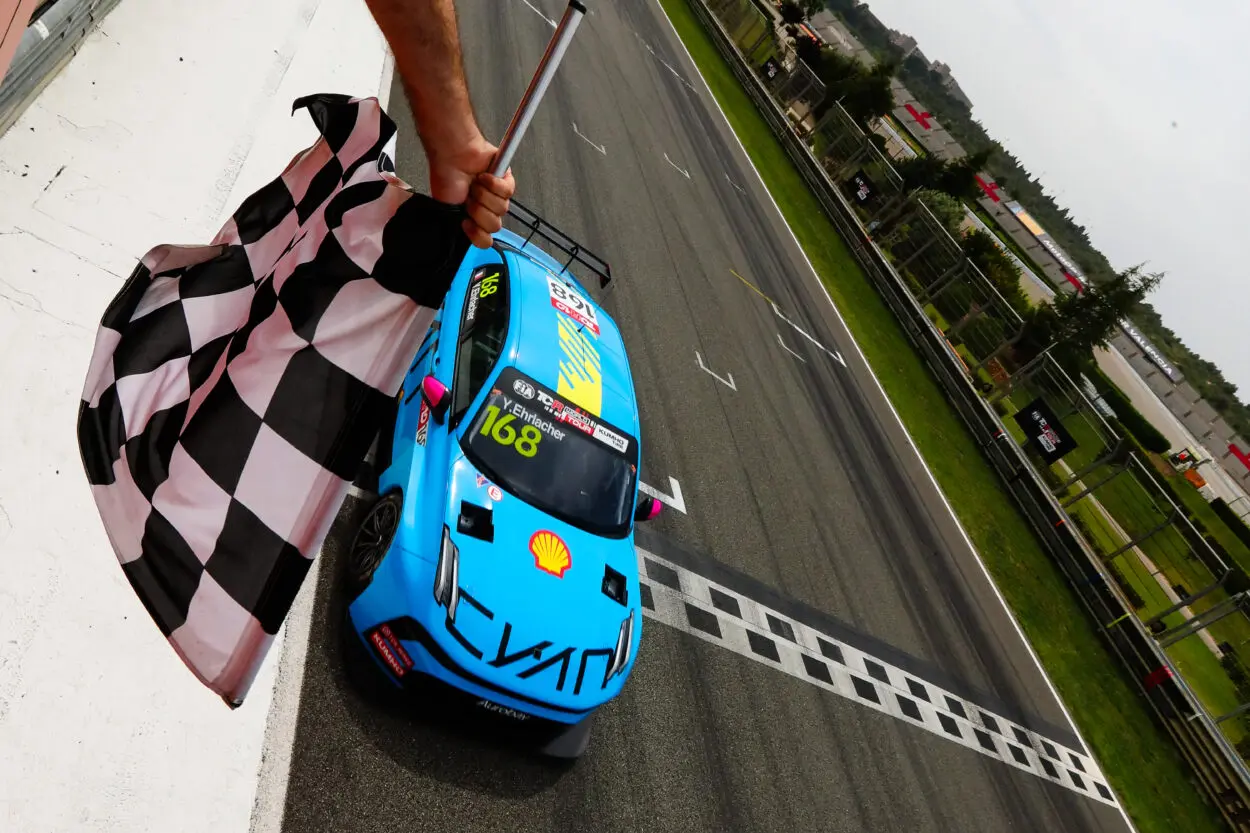 TCR World Tour | Valencia 2025, Yann Ehrlacher: “Felice per il passo dimostrato con il caldo e per i 5 podi nelle prime 6 gare”