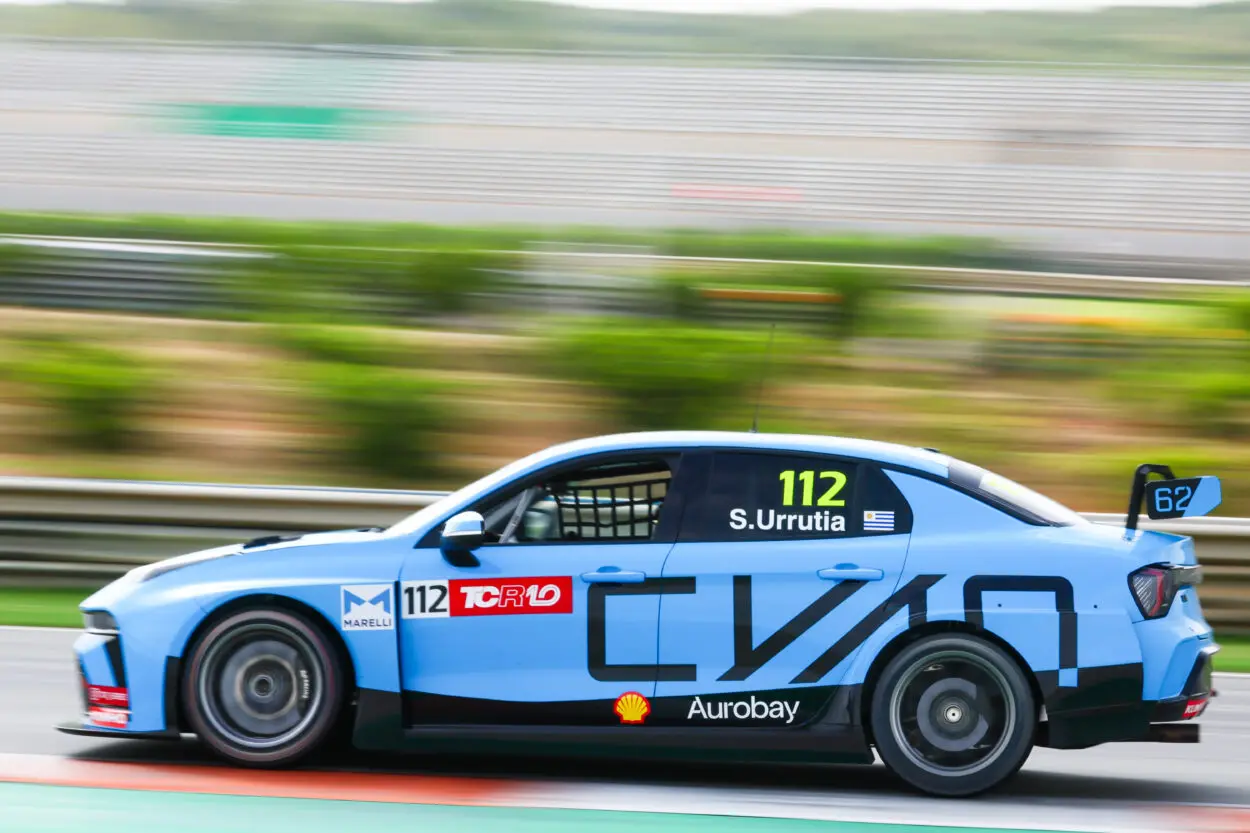 TCR World Tour | Valencia 2025, Santiago Urrutia: “Non mi aspettavo di partire in pole con 30kg di zavorra. Weekend positivo con tanti punti per me e il team”