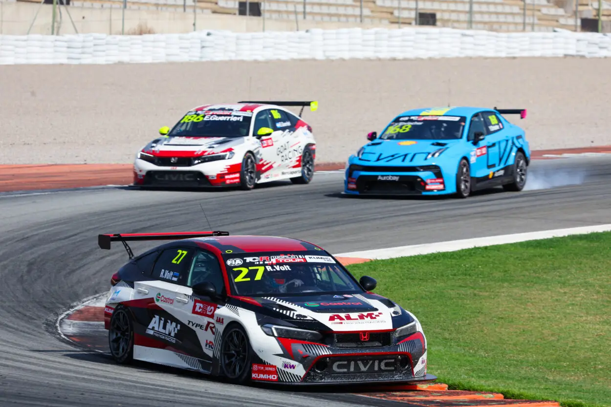 TCR World Tour | Valencia 2025, Ruben Volt: “Ci aspettavamo di arrivare a podio e ci siamo riusciti”
