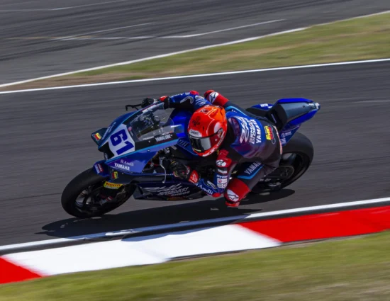 SSP | Round Gran Bretagna 2025, Gara 2: Can Öncü forza nel finale e vince a Donington, Manzi settimo in rimonta