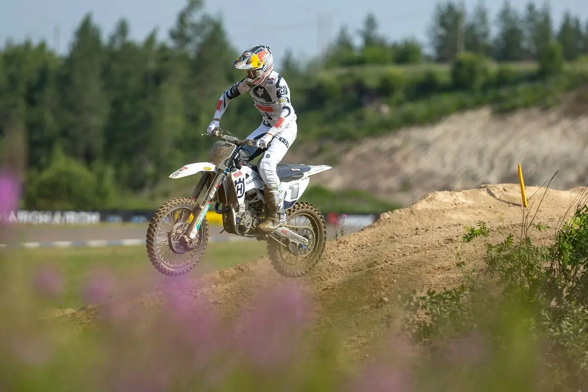 MX2 | GP Finlandia 2025: Kay de Wolf torna in vetta sulla sabbia del Kymi Ring
