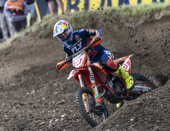 MX2 | GP Repubblica Ceca 2025: Simon Längenfelder vince a Loket e sferra un importante colpo al campionato