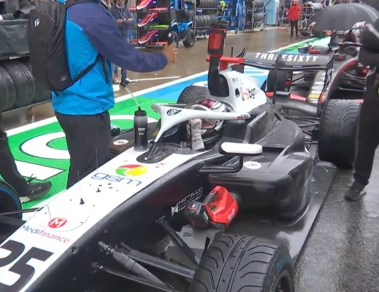 F3 | GP Gran Bretagna 2025, Feature Race: il diluvio ferma la corsa, trionfa Boya