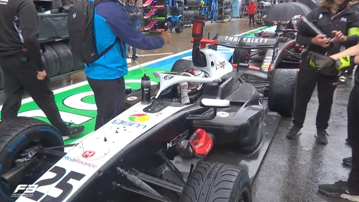 F3 | GP Gran Bretagna 2025, Feature Race: il diluvio ferma la corsa, trionfa Boya