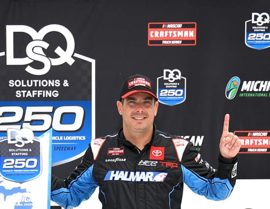 NASCAR | Grave incidente in Canada per Stewart Friesen: fratture a bacino e gamba destra