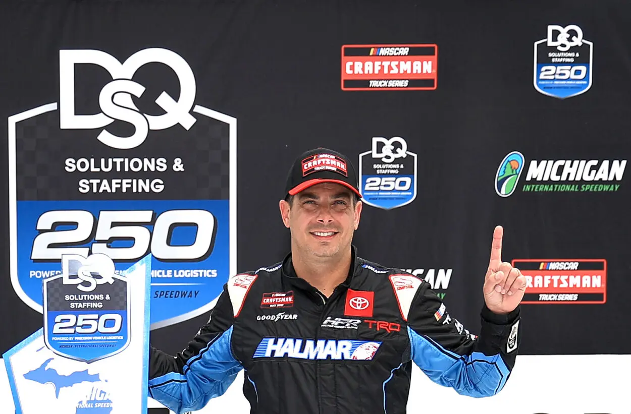 NASCAR | Grave incidente in Canada per Stewart Friesen: fratture a bacino e gamba destra
