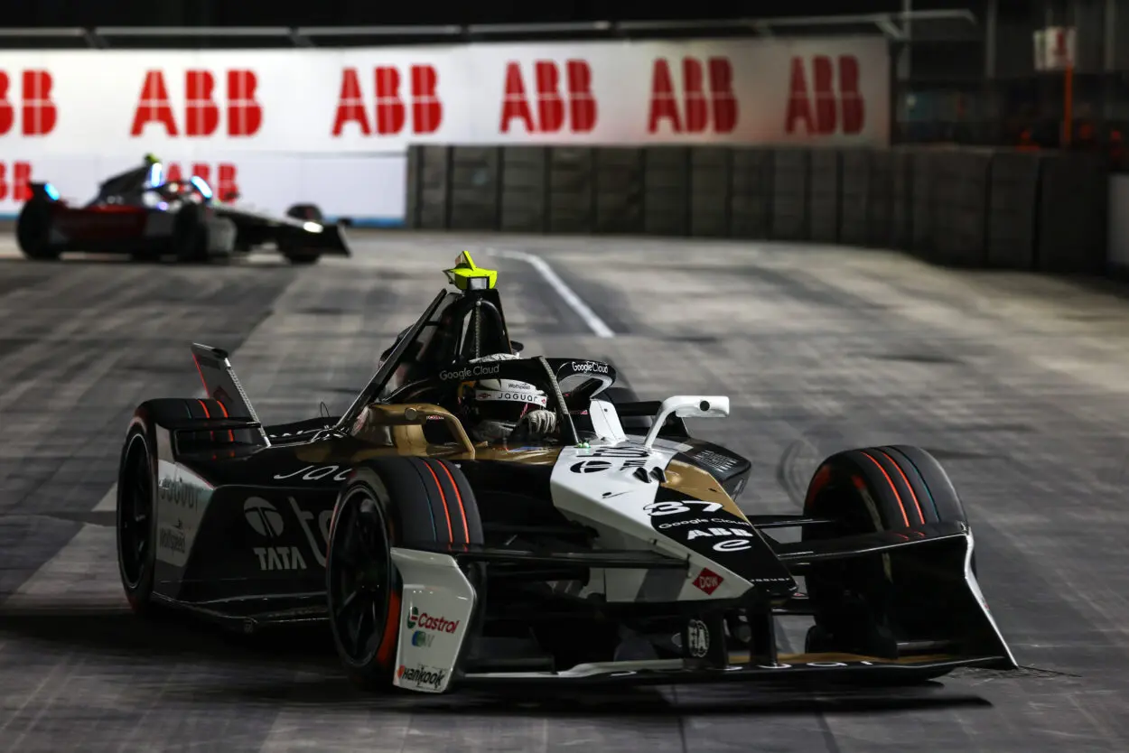 Formula E | Londra ePrix #2 2025: Prima pole position per Ticktum, Cassidy scatterà davanti a tutti dopo la penalità dell’inglese
