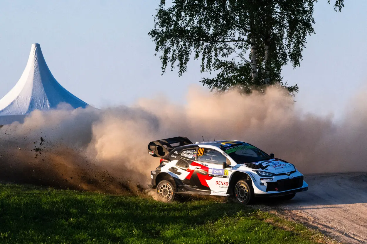 WRC | Rally di Estonia 2025, PS1-5: Solberg sorprende tutti e chiude la mattinata in testa