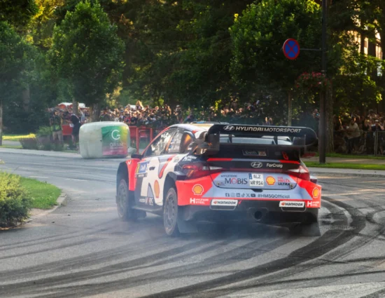 WRC | Rally di Estonia 2025, PS13-17: Solberg conserva il vantaggio, Tänak allunga su Neuville