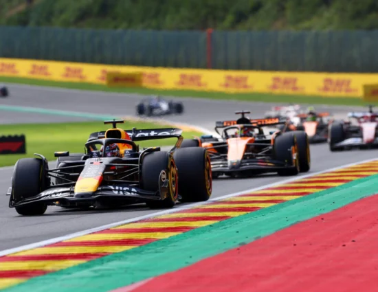F1 | GP Belgio 2025, Sprint: Verstappen beffa Piastri sul Kemmel e poi resiste per 15 giri. Norris 3°, Leclerc 4°, Hamilton 15°
