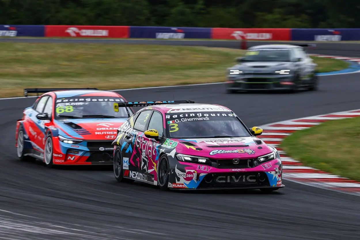 TCR Eastern Europe | Un mese di riposo forzato per Giacomo Ghermandi dopo l’incidente di Most. Salterà la tappa dello Slovakia Ring
