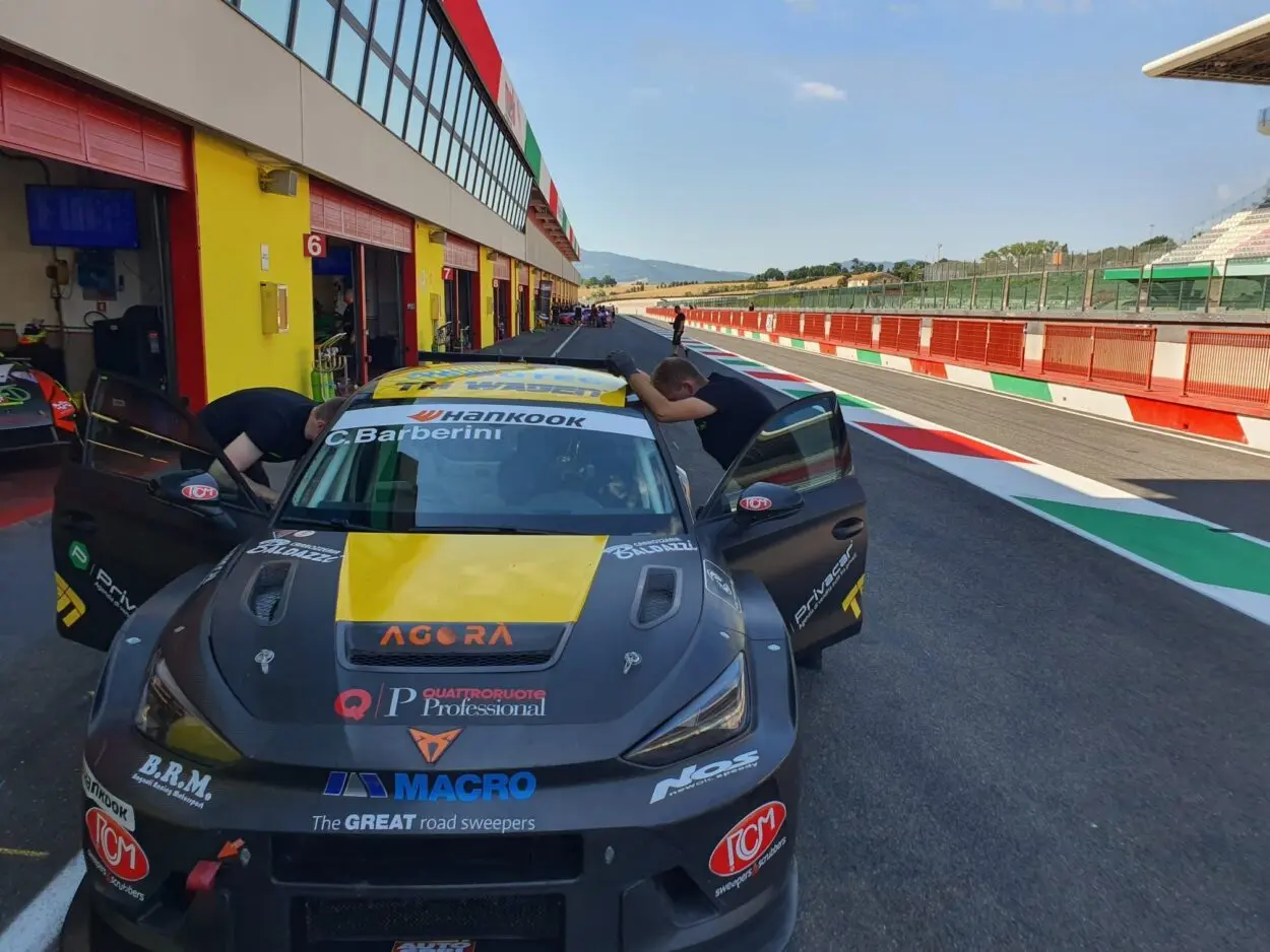 TCR Italy | Cosimo Barberini e NOS tornano in azione per le ultime tre gare
