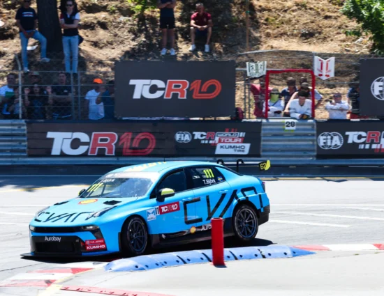 TCR World Tour | Vila Real 2025, Gara 2: Björk e Ma completano il weekend perfetto di Cyan Racing. Primo podio Mondiale per Montenegro