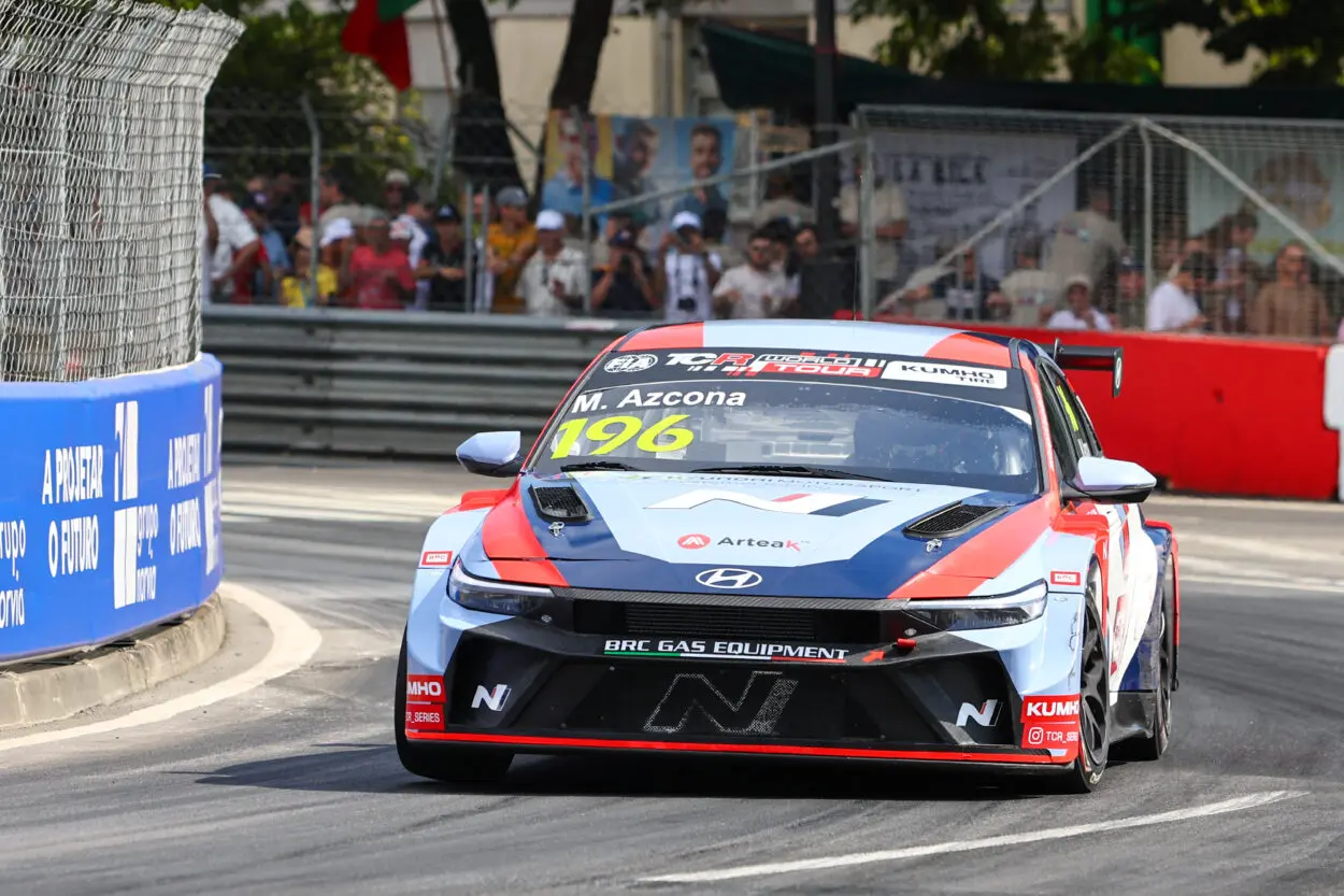 TCR World Tour | Vila Real 2025, Azcona: “Condizioni difficili, ma felice del comportamento della macchina”
