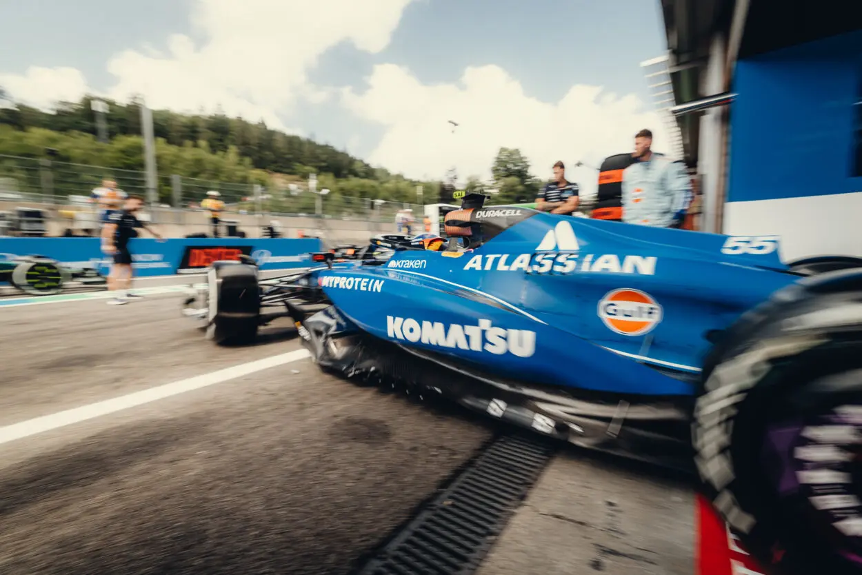 F1 | GP Belgio 2025, anche Carlos Sainz partirà dalla Pitlane