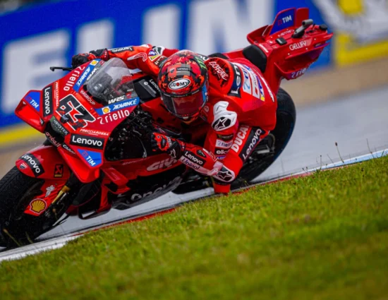 MotoGP | GP Cechia 2025, qualifiche: Bagnaia torna in pole position, Marc Marquez (2°) cade e getta la pole