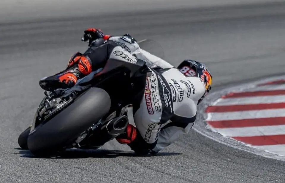 MotoGP | Jorge Martín è tornato in pista a Barcellona, test in sella all’Aprilia RSV4