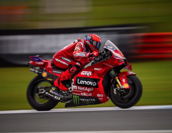 MotoGP | GP Germania 2025, FP1: Marc Márquez guida il gruppo davanti a Miller e Bezzecchi